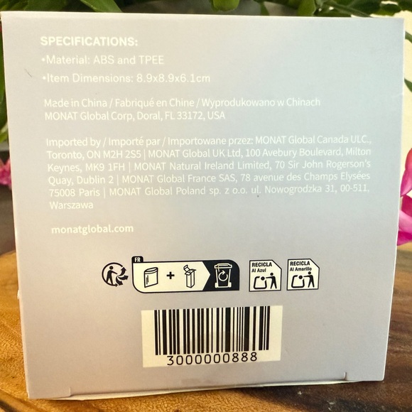 Monat Scalp Care Brush - White - Picture 7 of 8